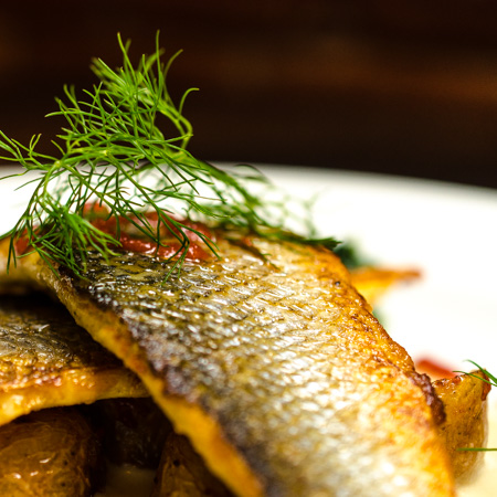 Fardi-Syrisches-Restaurant-Hauptgericht-wolfsbarschfilet